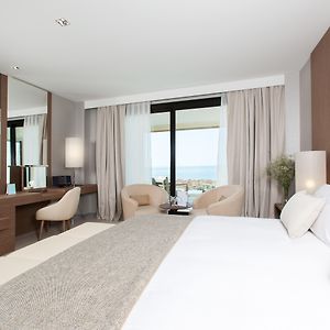 Double or Twin Room Sea View